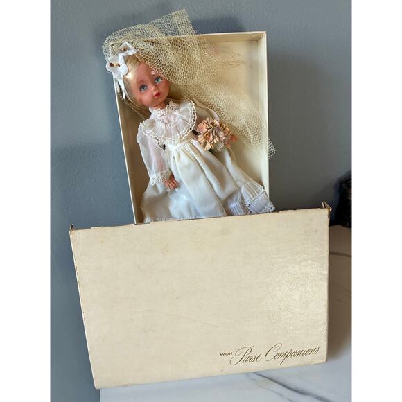 Vintage Avon “Purse Companions” Bride Doll – Original Box – Lace Wedding Dress - Picture 3 of 6